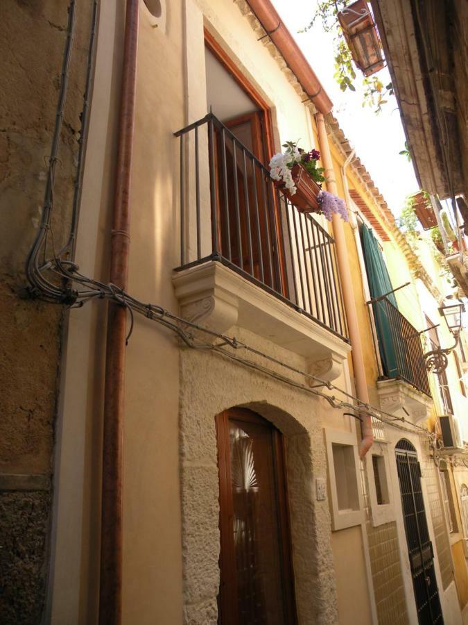 Al Blu Ortigia Apartments Syracuse Екстер'єр фото